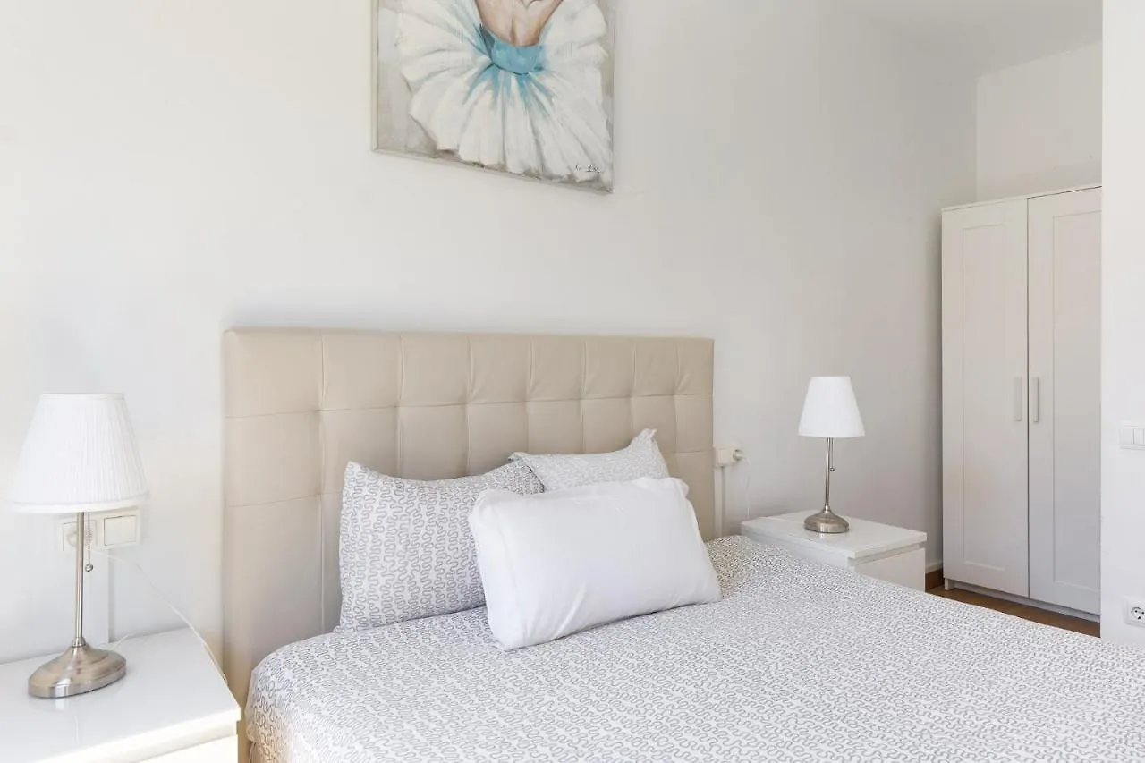 Stay U-Nique Apartments Urgell Барселона